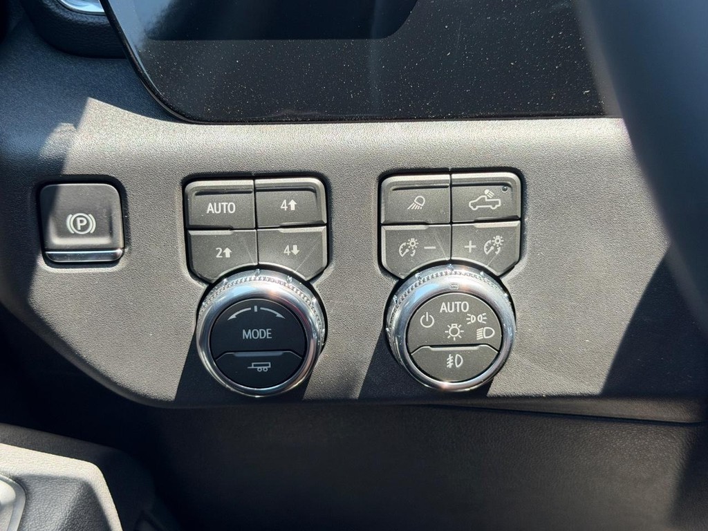GMC Sierra 1500 Vehicle Image 12