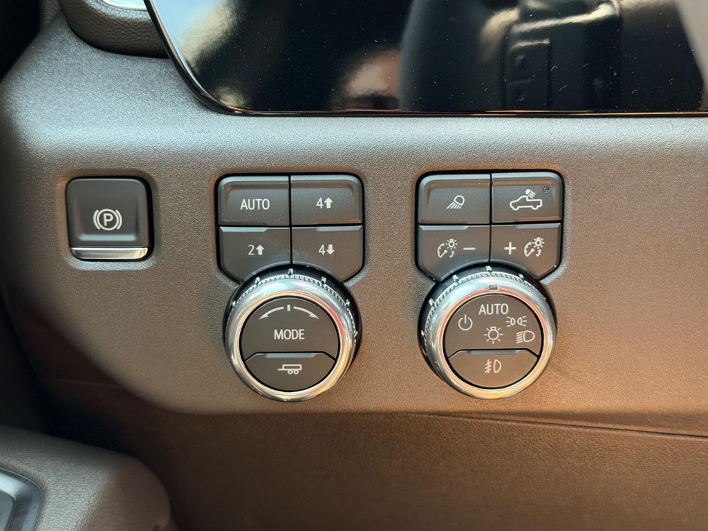 GMC Sierra 1500 Vehicle Image 10