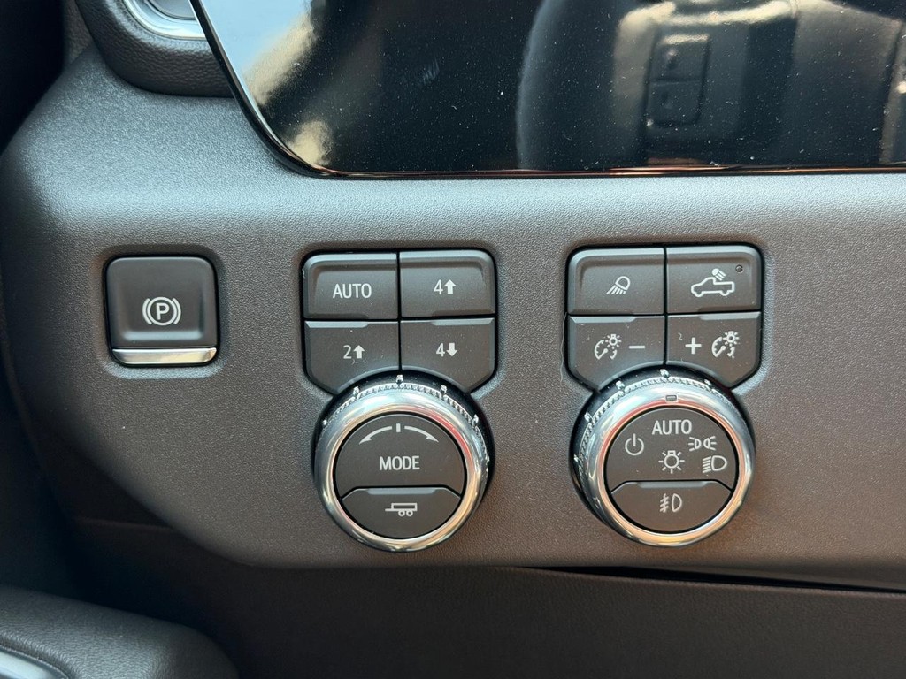 GMC Sierra 1500 Vehicle Image 10
