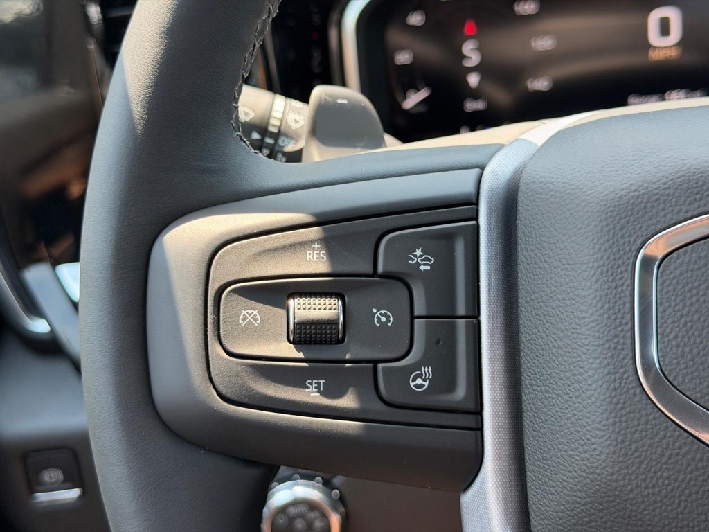 GMC Sierra 1500 Vehicle Image 11
