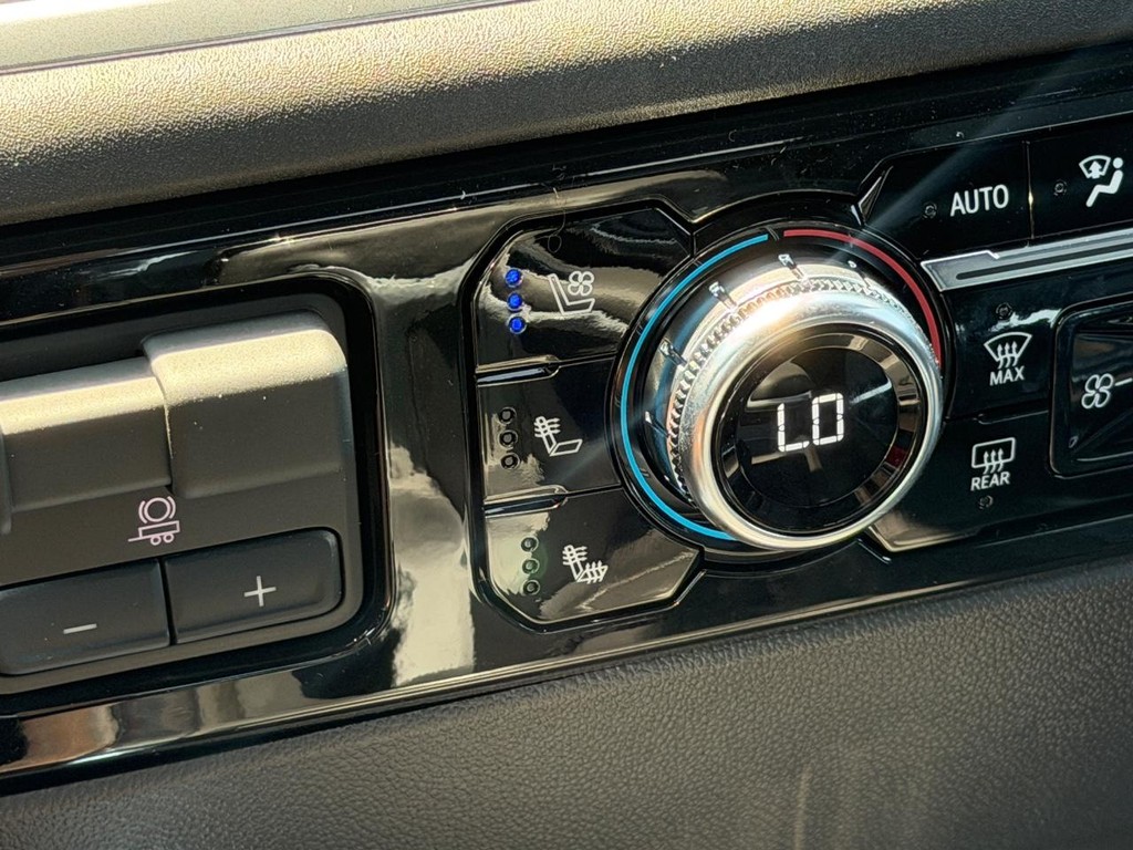 GMC Sierra 1500 Vehicle Image 14