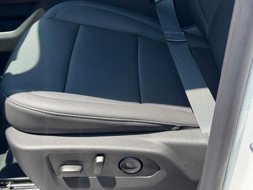GMC Sierra 1500 Vehicle Image 15