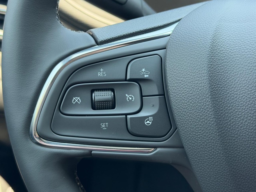 Buick Envista Vehicle Image 11