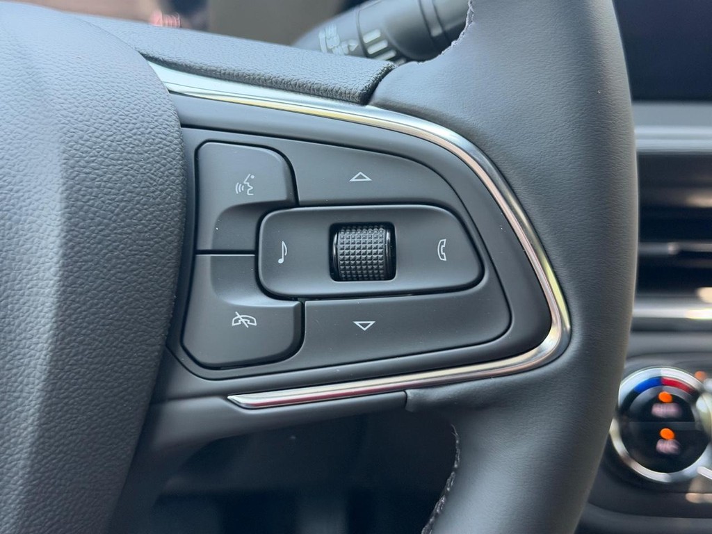 Buick Envista Vehicle Image 12
