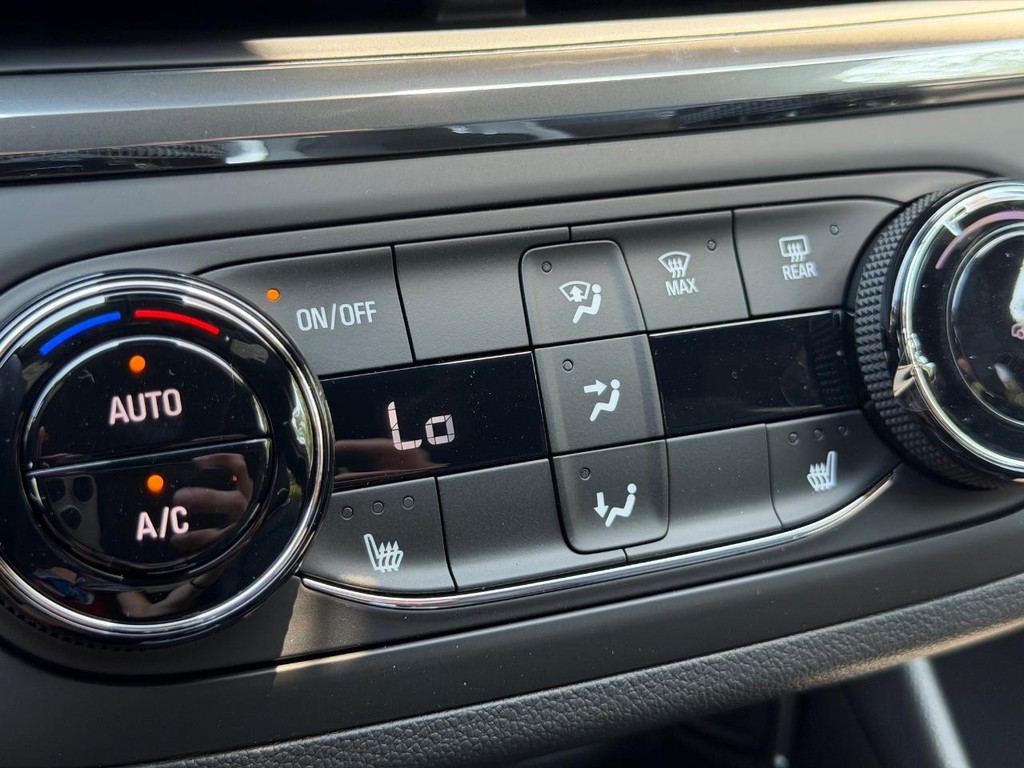Buick Envista Vehicle Image 14
