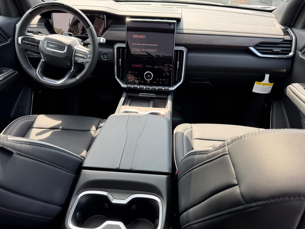 GMC Acadia Vehicle Image 06