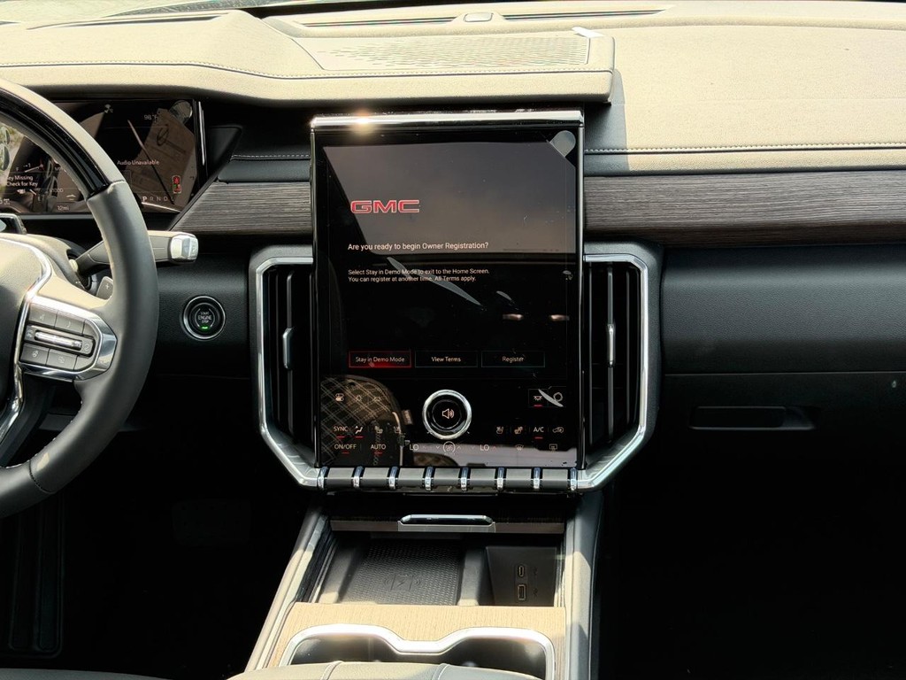 GMC Acadia Vehicle Image 08