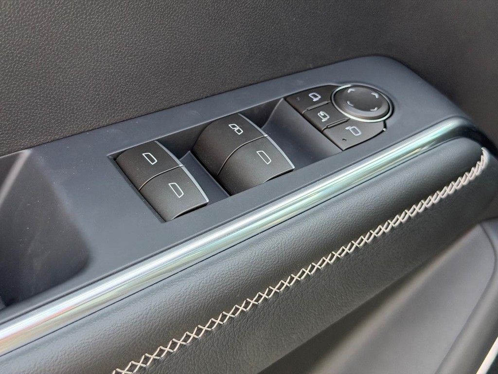 GMC Acadia Vehicle Image 10