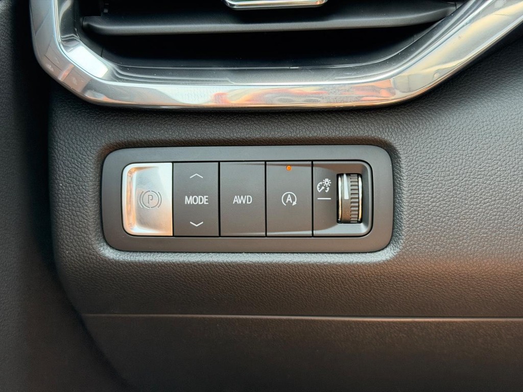 GMC Acadia Vehicle Image 11