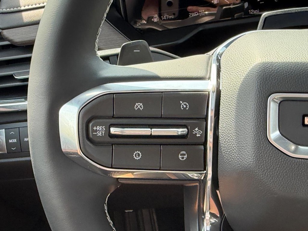 GMC Acadia Vehicle Image 12