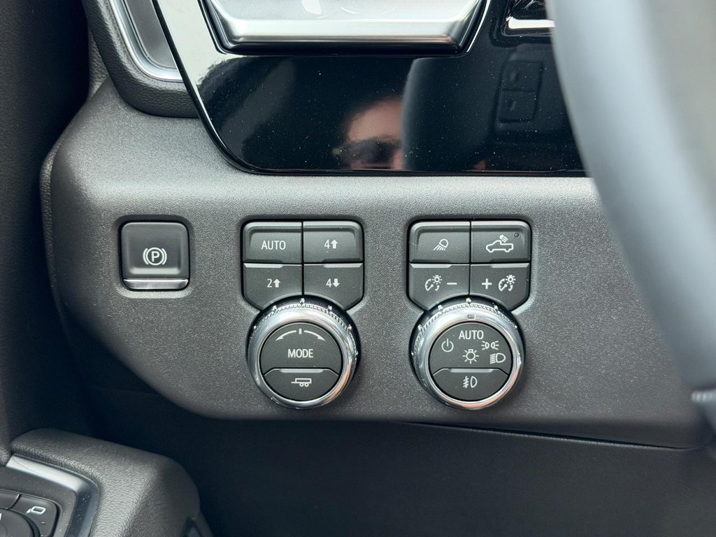 GMC Sierra 1500 Vehicle Image 10