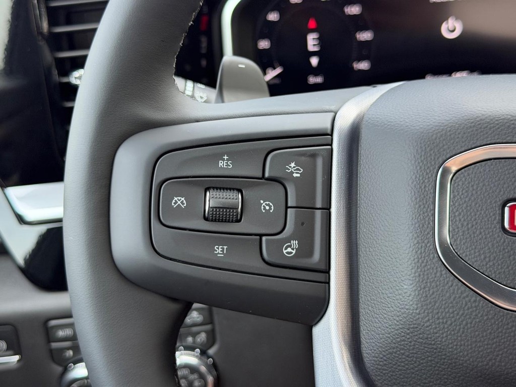 GMC Sierra 1500 Vehicle Image 11