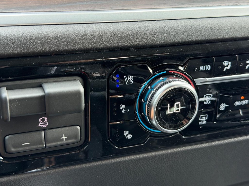 GMC Sierra 1500 Vehicle Image 14