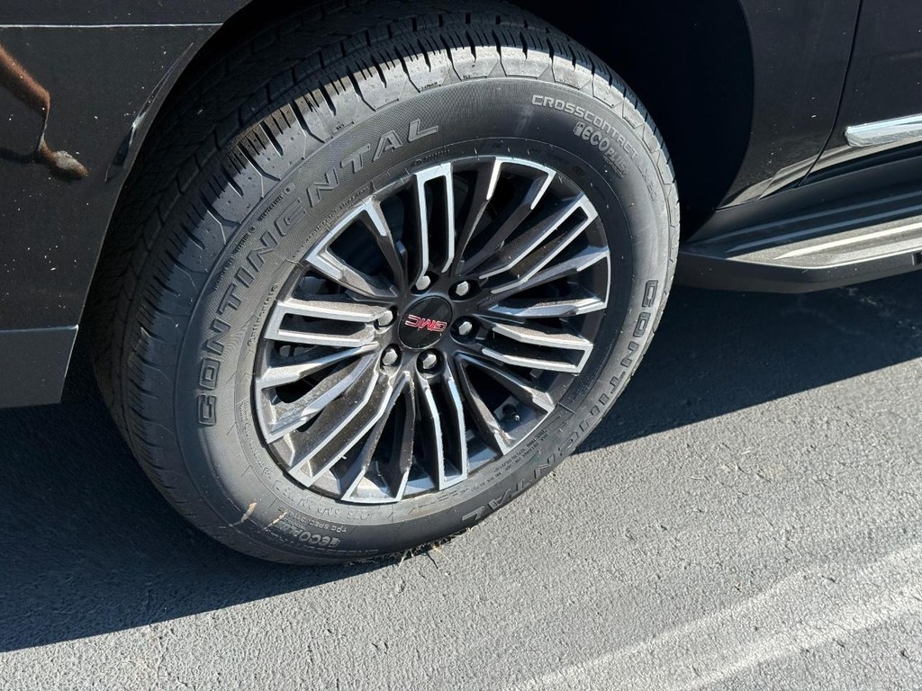 GMC Yukon XL Vehicle Image 04