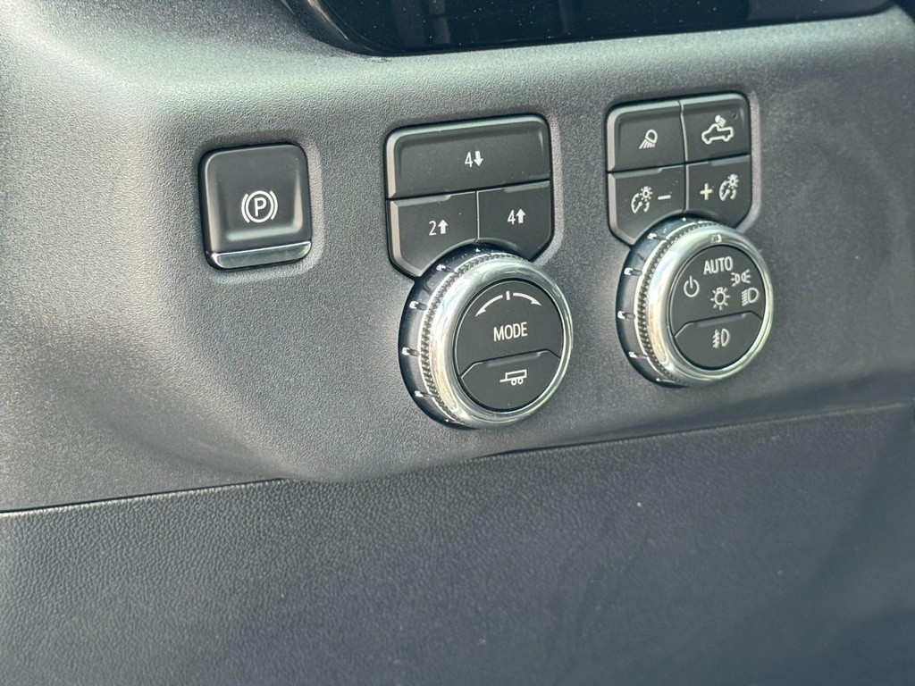 GMC Sierra 2500HD Vehicle Image 13