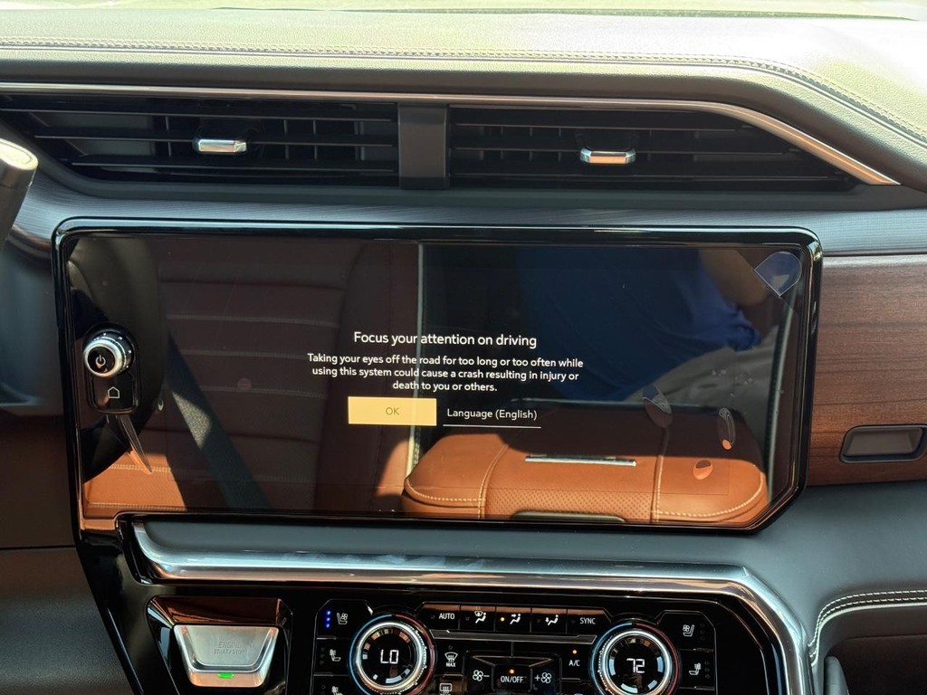 GMC Sierra 2500HD Vehicle Image 08