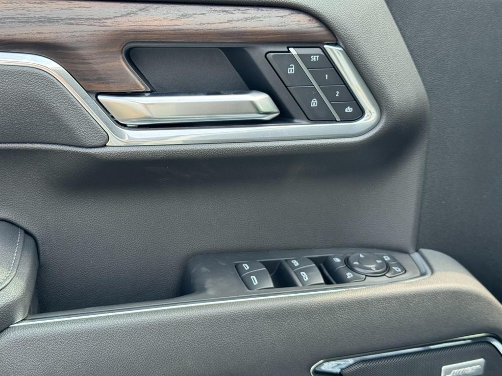 GMC Sierra 1500 Vehicle Image 12