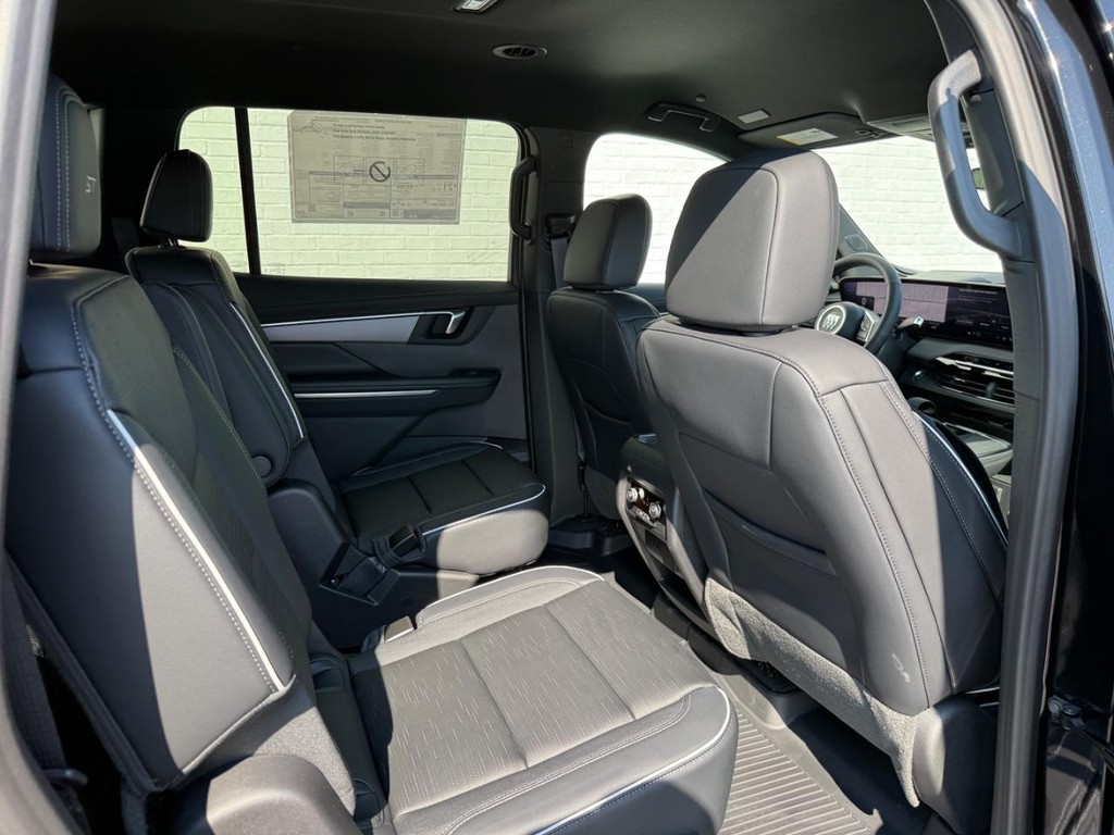 Buick Enclave Vehicle Image 06