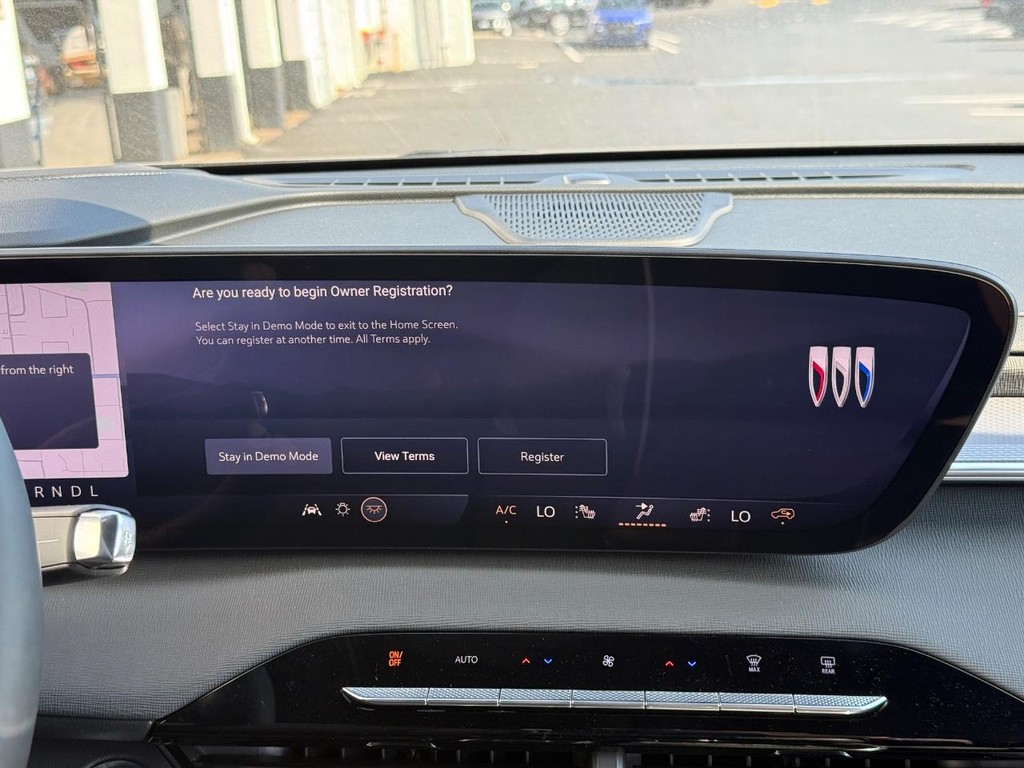 Buick Enclave Vehicle Image 10
