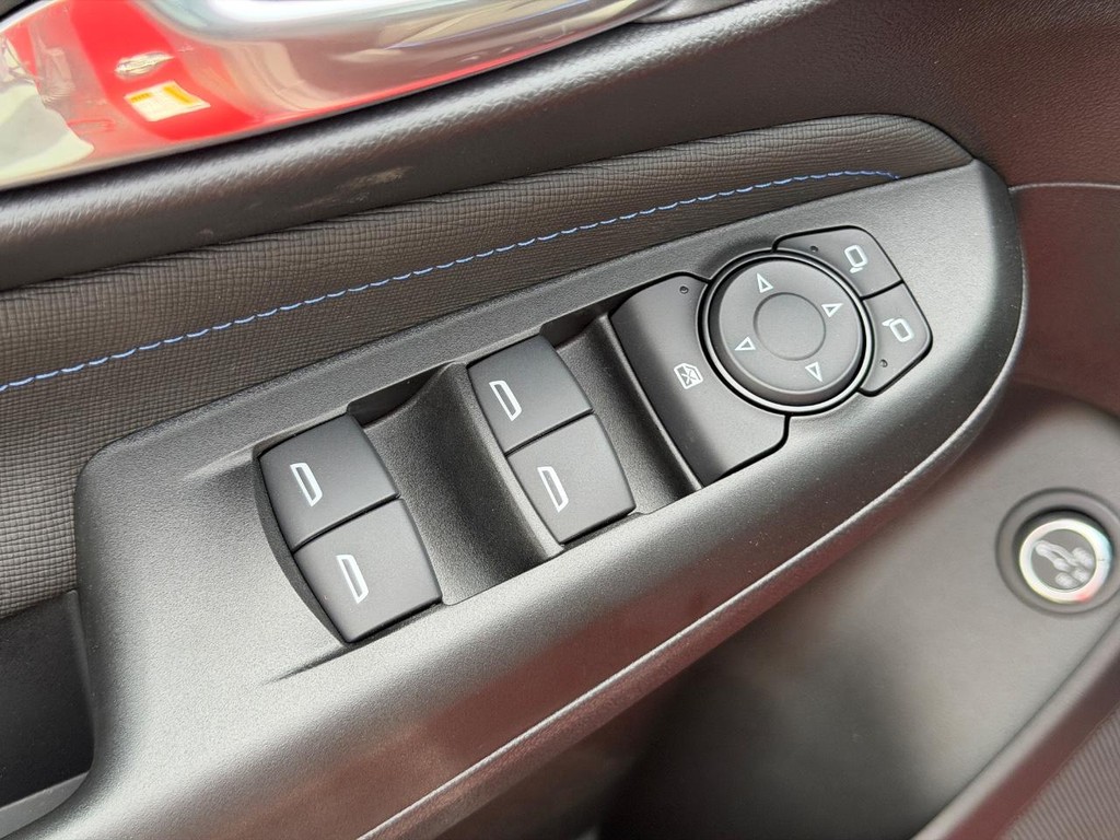 Buick Envista Vehicle Image 09