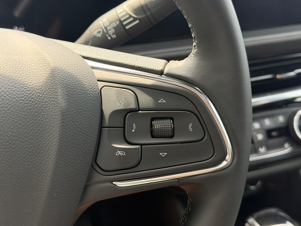 Buick Envista Vehicle Image 12