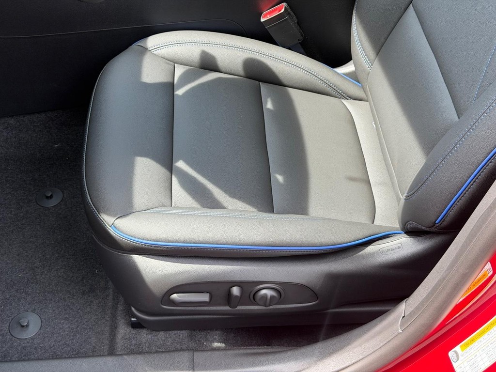 Buick Envista Vehicle Image 15