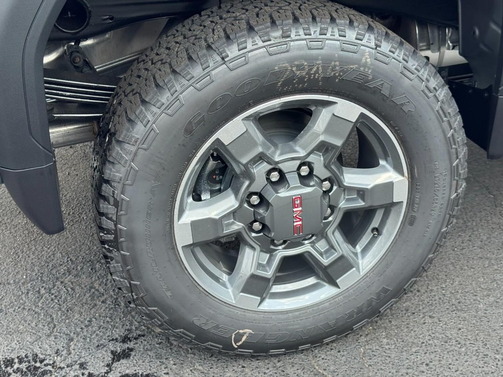 GMC Sierra 2500HD Vehicle Image 04
