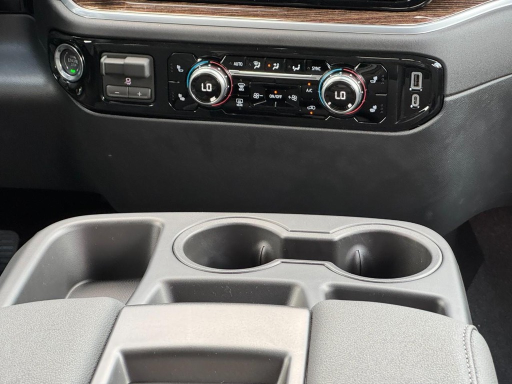GMC Sierra 2500HD Vehicle Image 10