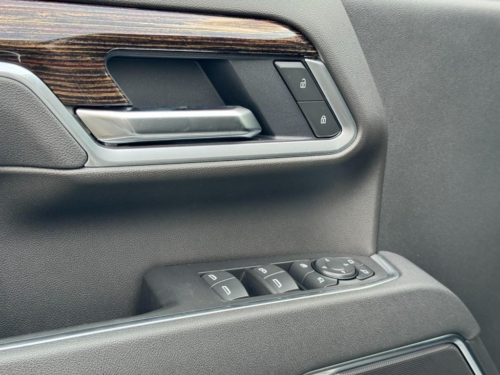 GMC Sierra 2500HD Vehicle Image 12
