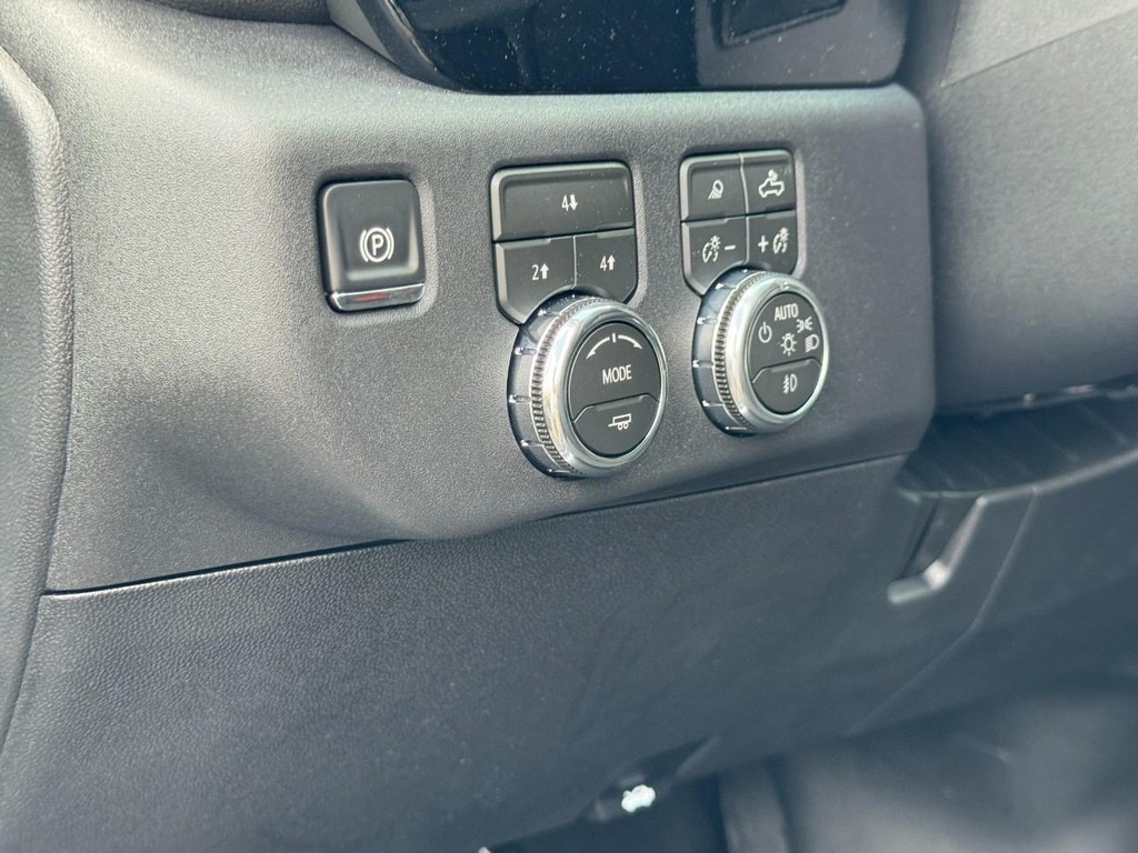 GMC Sierra 2500HD Vehicle Image 13