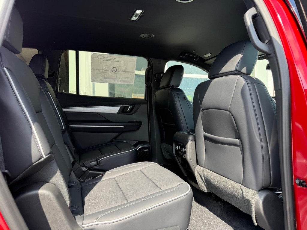 Buick Enclave Vehicle Image 04
