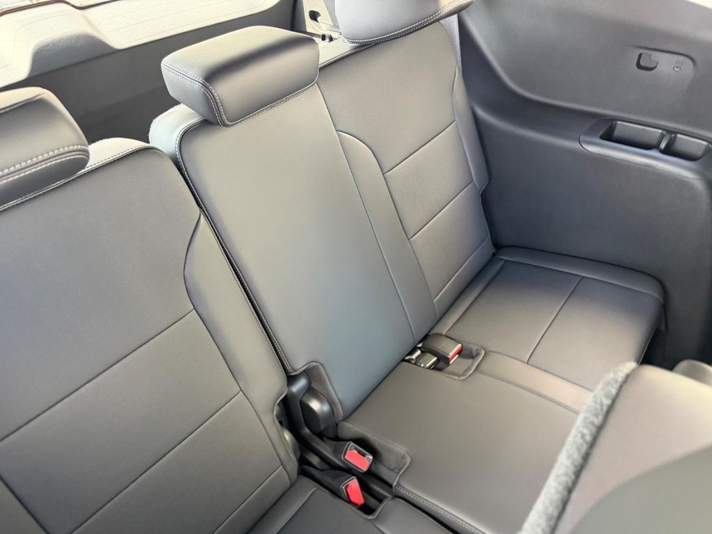 Buick Enclave Vehicle Image 05