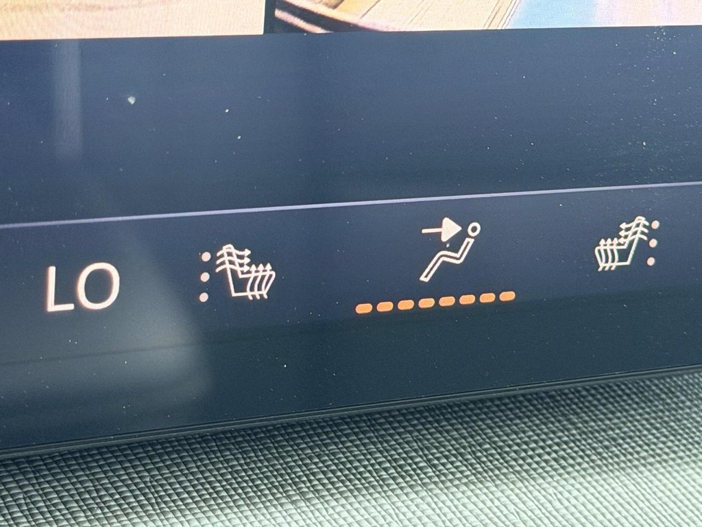 Buick Enclave Vehicle Image 15
