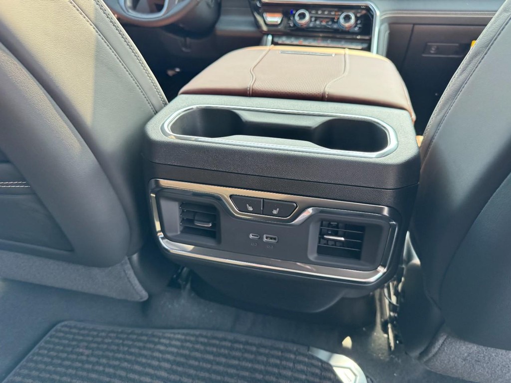 GMC Sierra 2500HD Vehicle Image 06