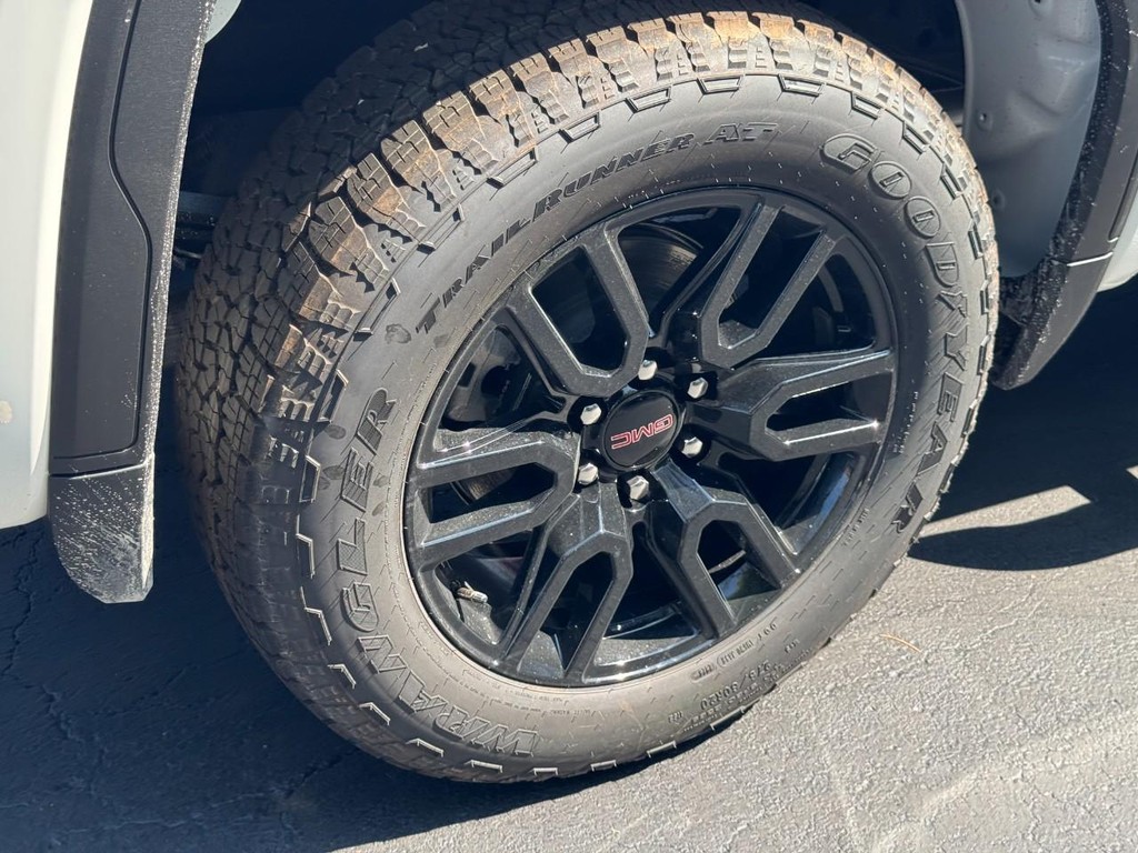 GMC Sierra 1500 Vehicle Image 04