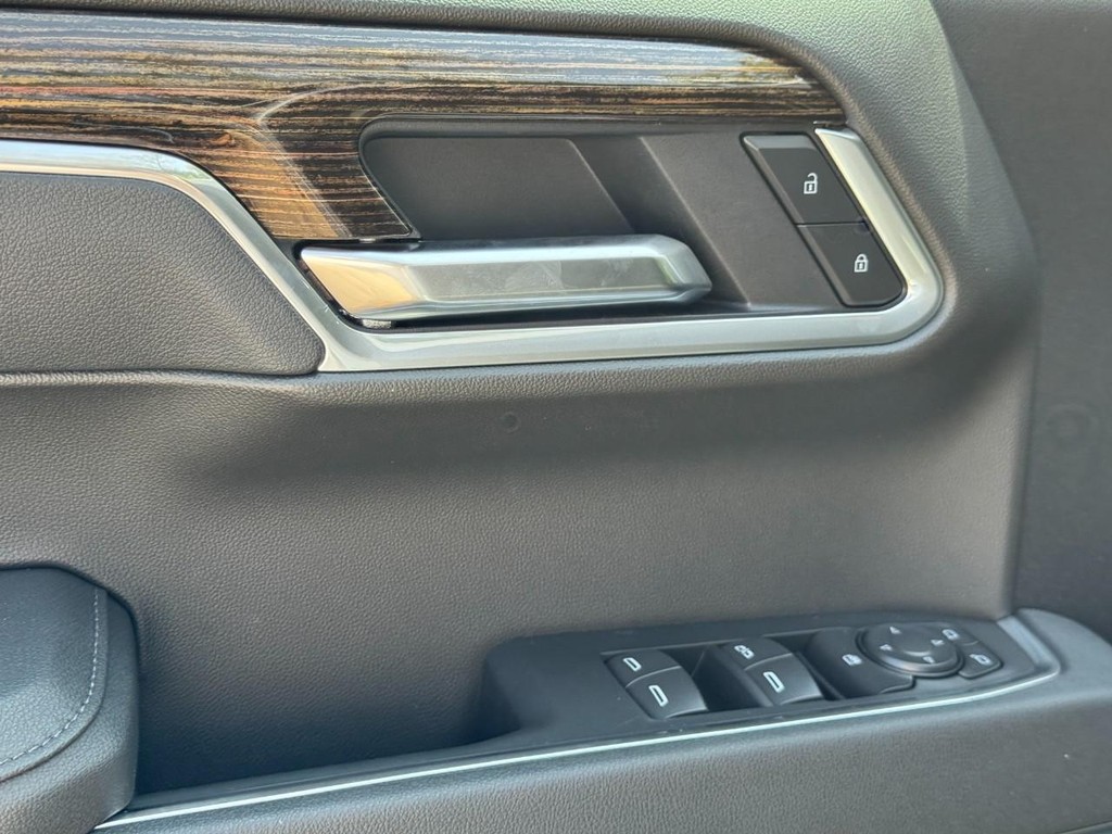 GMC Sierra 1500 Vehicle Image 11