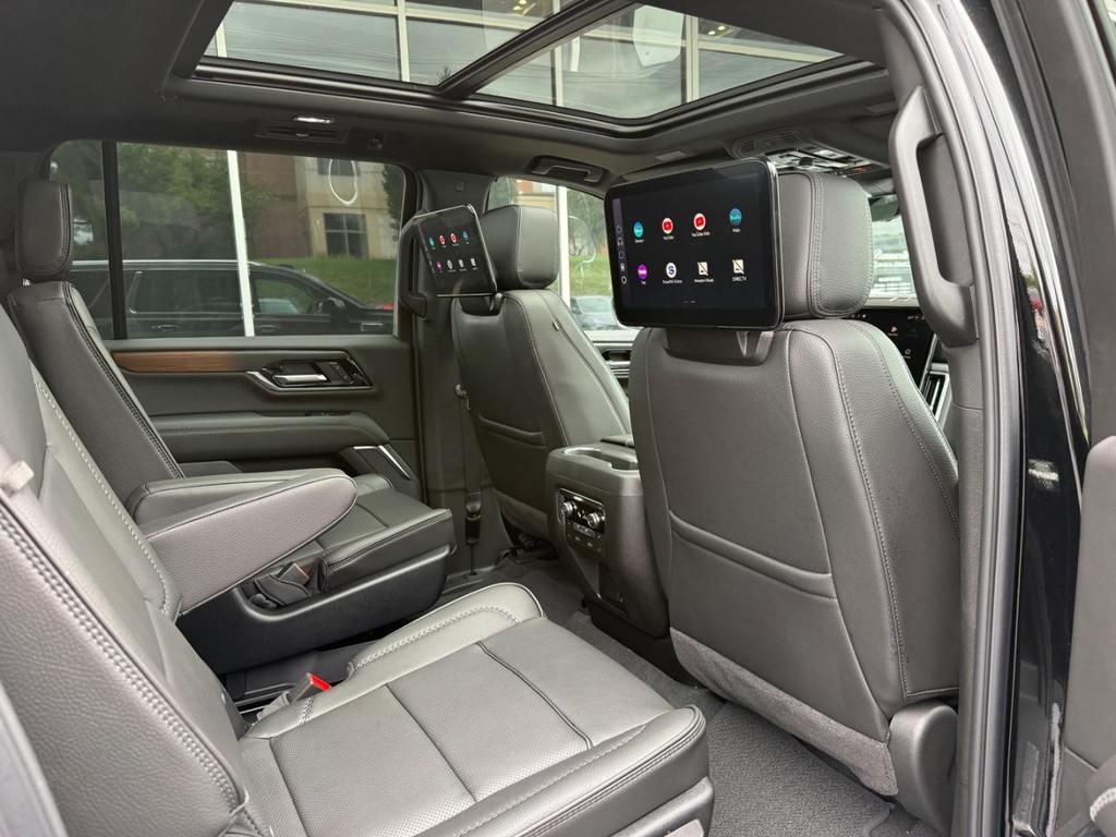 GMC Yukon XL Vehicle Image 06