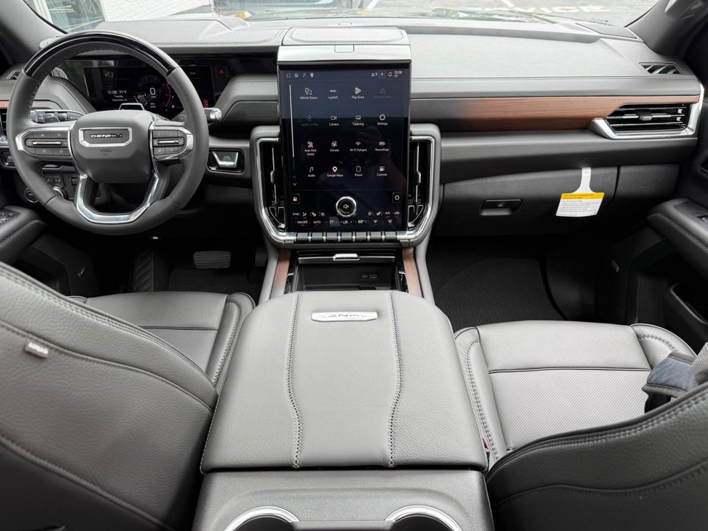 GMC Yukon XL Vehicle Image 09