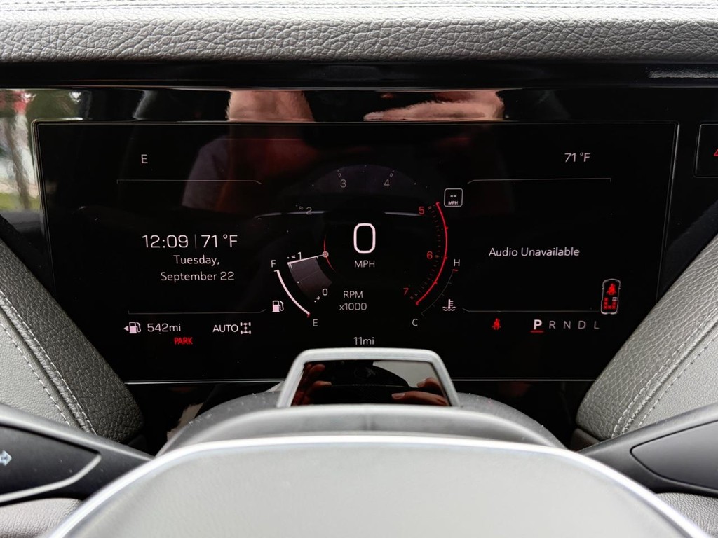 GMC Yukon XL Vehicle Image 19