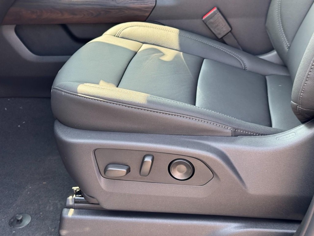 GMC Sierra 1500 Vehicle Image 11