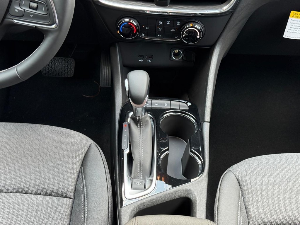 Buick Encore GX Vehicle Image 09
