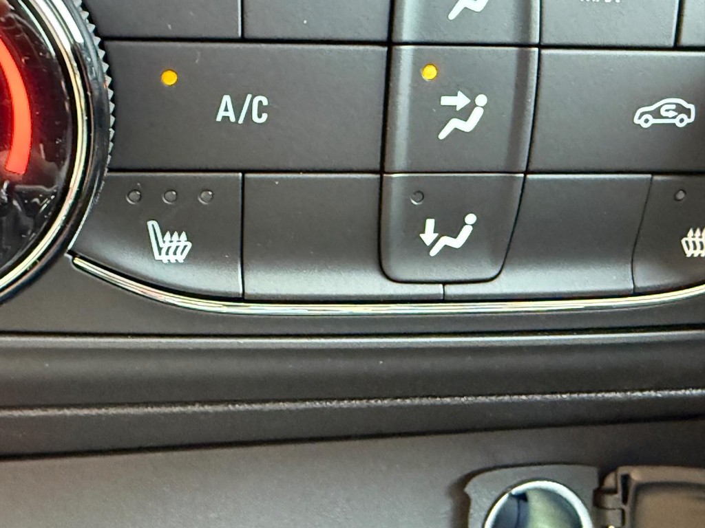 Buick Encore GX Vehicle Image 16