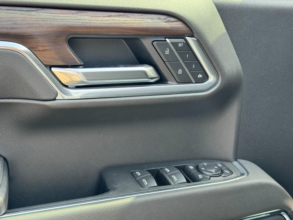 GMC Sierra 1500 Vehicle Image 12