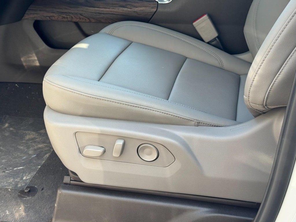 GMC Sierra 1500 Vehicle Image 11