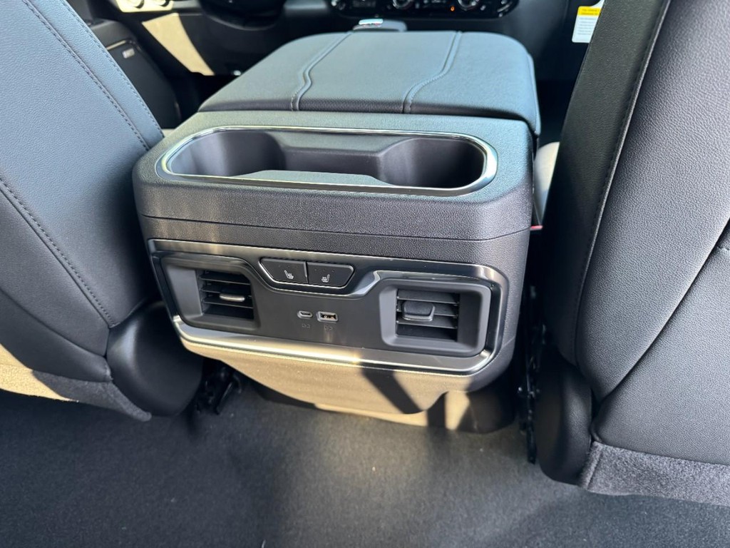 GMC Sierra 1500 Vehicle Image 06