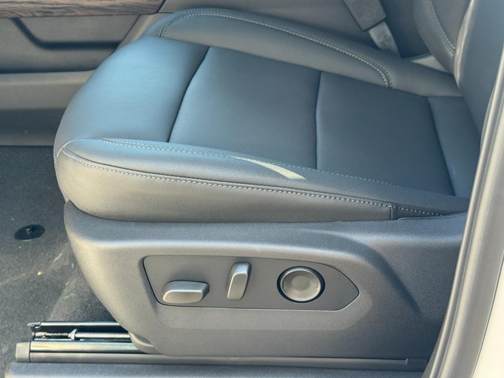 GMC Sierra 1500 Vehicle Image 11