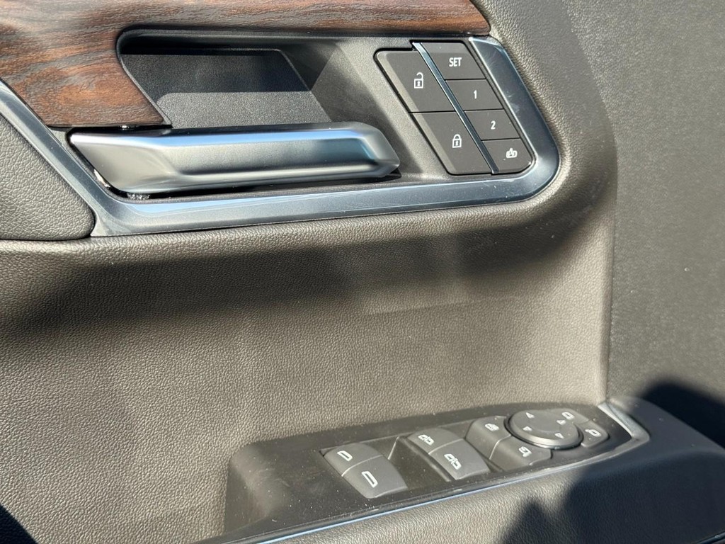 GMC Sierra 1500 Vehicle Image 12