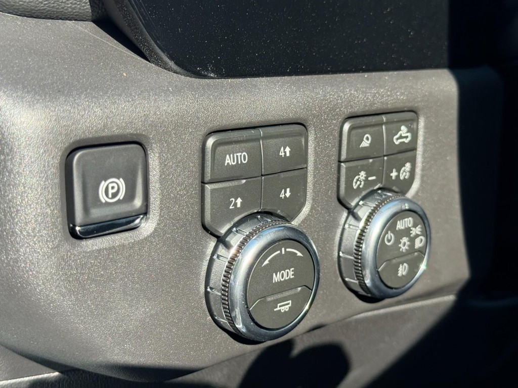GMC Sierra 1500 Vehicle Image 13