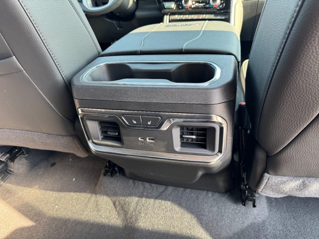 GMC Sierra 3500HD Vehicle Image 06