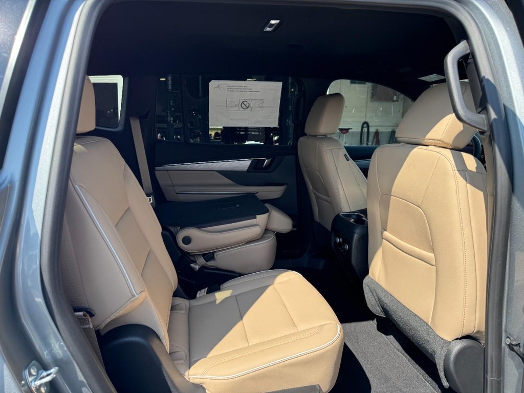 Buick Enclave Vehicle Image 05